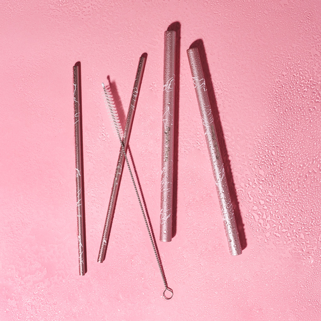 These chic, fashion forward straws are improved with an oversized, smooth, and sturdy design that is perfect for a variety of drinks, from soft drinks and smoothies to Bubble tea. Made with food grade materials, BPA Free, Lead Free, Dishwasher Safe, Reusable and Environmentally Friendly Every set comes in a wheat case. 2 Straight straws: 6mm and 12mm wide. 1 Cleaning brush . *Suitable for warm and cold drinks.the royal rose pink