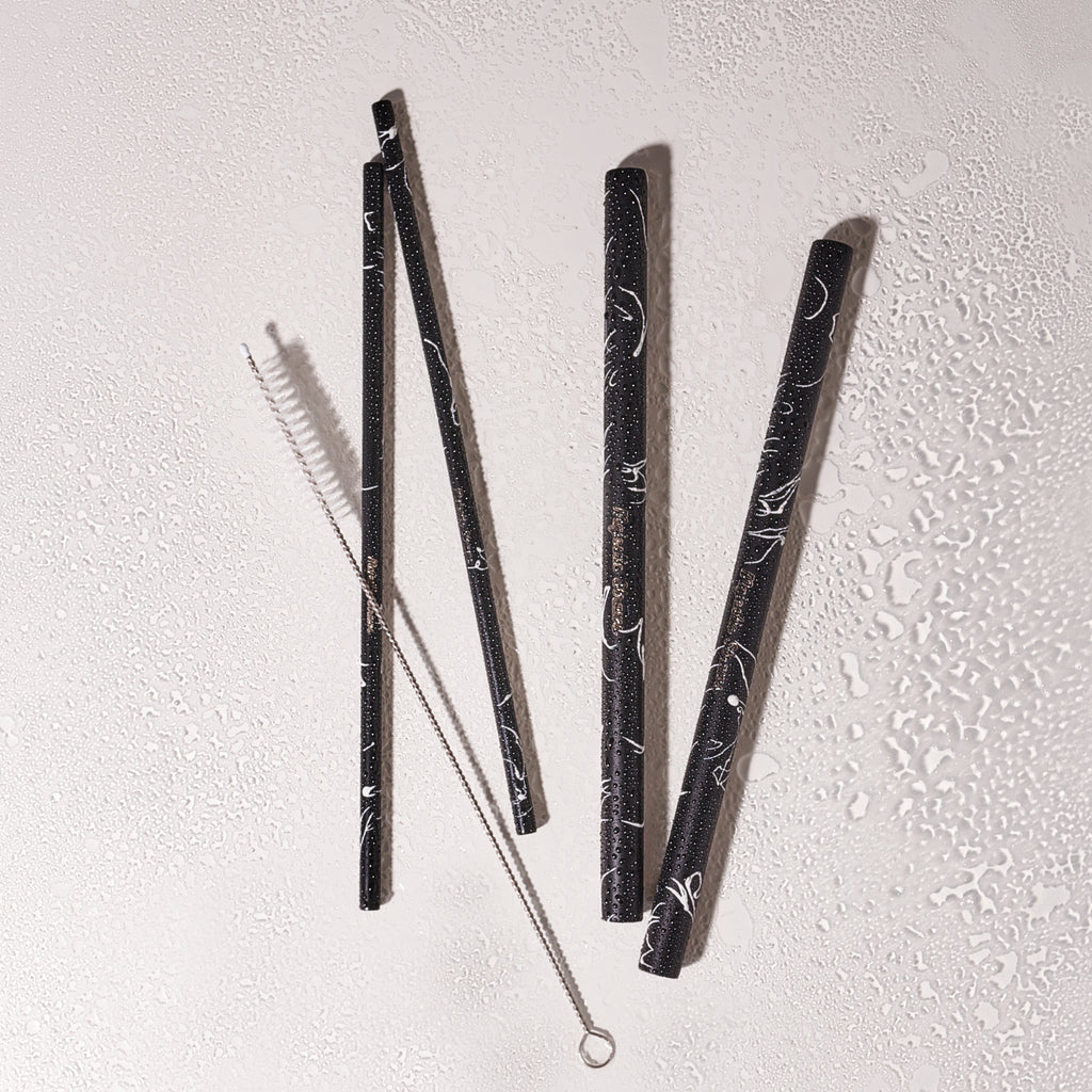 Made with food grade materials, BPA Free, Lead Free, Dishwasher Safe, Reusable and Environmentally Friendly  Every set comes in a  wheat case. 2  Straight straws: 6mm and 12mm wide. 1 Cleaning brush . *Suitable for warm and cold drinks.The royal  Black set 